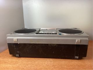 Toshiba RT-8900S Bombeat 15 Radio Cassette - Leer