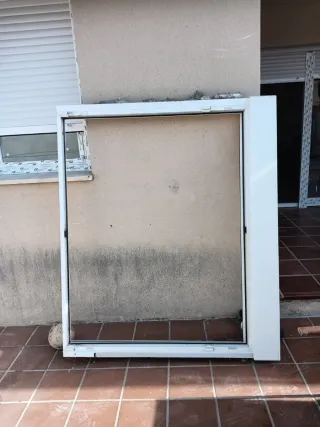 Ventanas de aluminio blancas