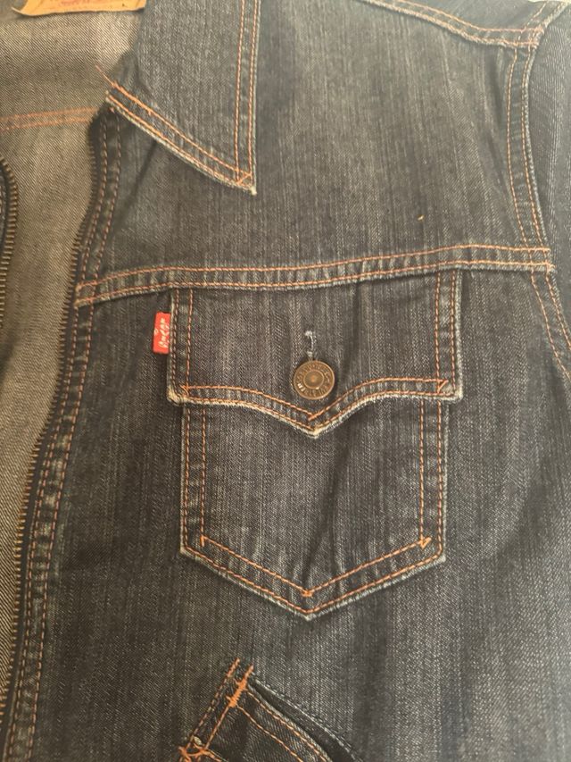 Cazadora tejana Levi's cremallera Talla L.