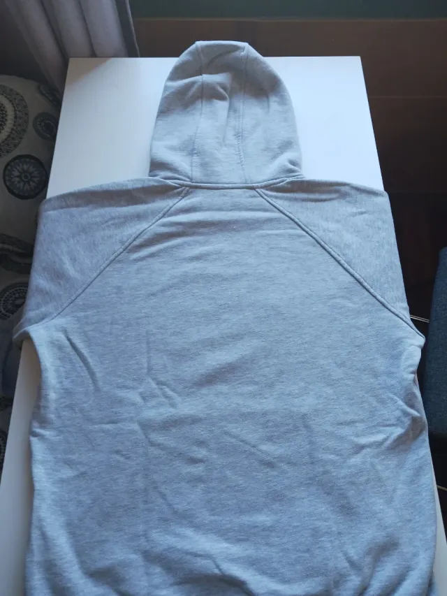 Sudadera Helly Hansen Gris con Logo Verde