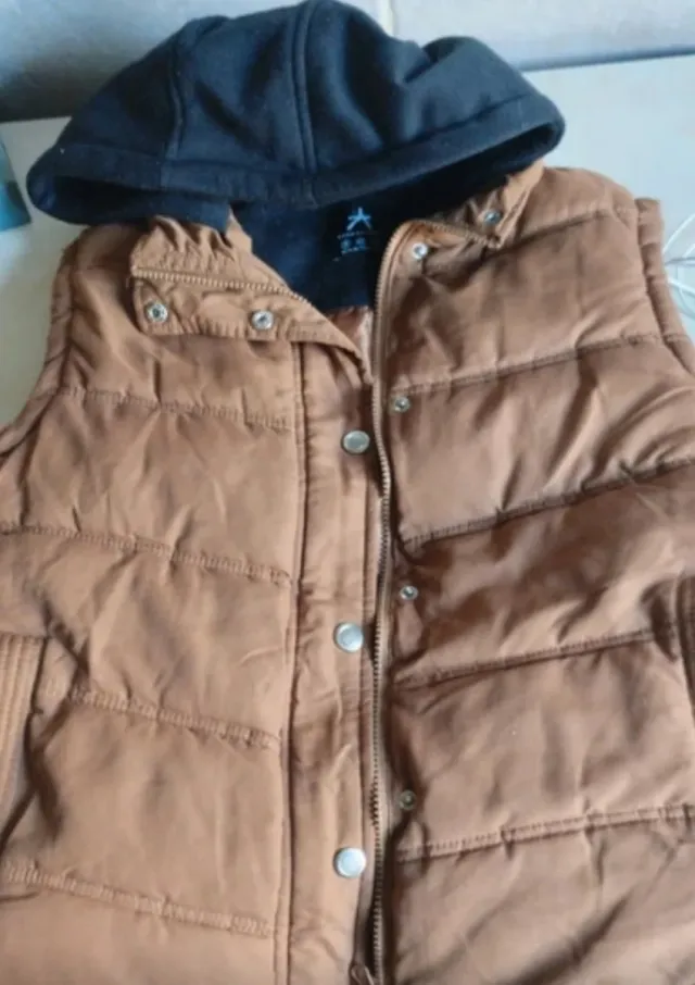 Chaleco acolchado con capucha 12-14 tallaS
