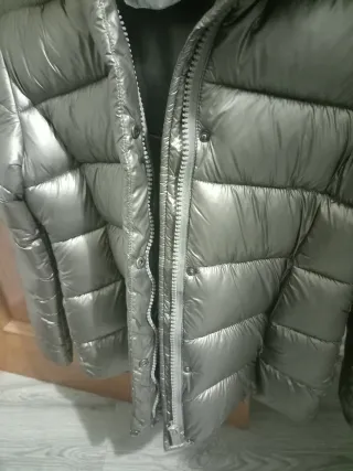 Cazadora plateada mujer con capucha