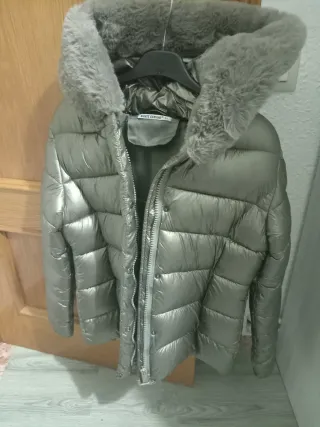 Cazadora plateada mujer con capucha