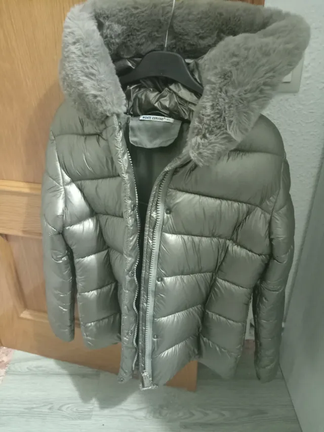 Cazadora plateada mujer con capucha