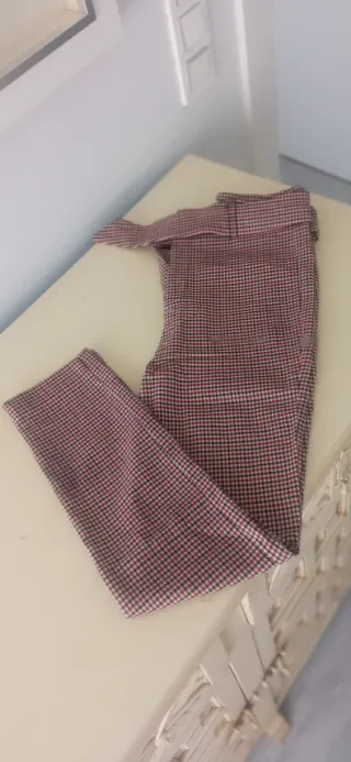 Pantalón Stradivarius tiro alto cuadros