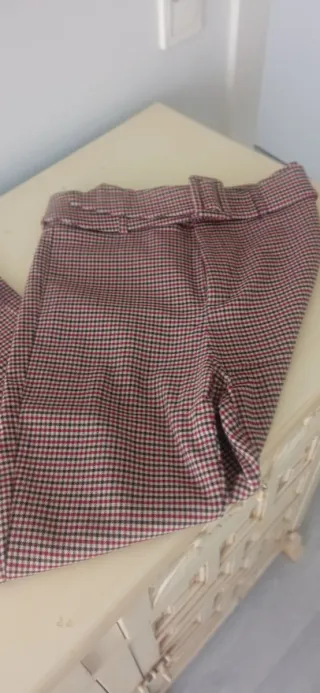 Pantalón Stradivarius tiro alto cuadros