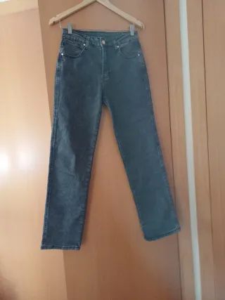 Pantalón vaquero gris elástico