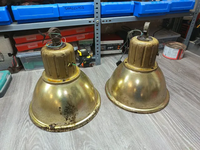 Lámpara Campana Industrial Dorada Metal