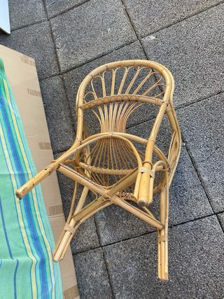 Silla de mimbre estilo abanico
