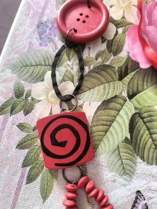 Collar largo de madera con cuentas