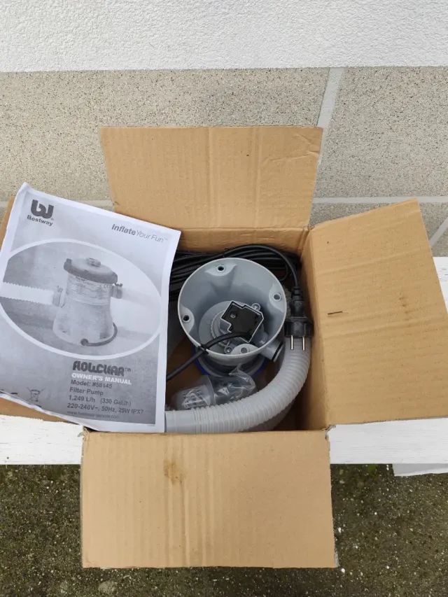 Depuradora piscina pequeña sin usar