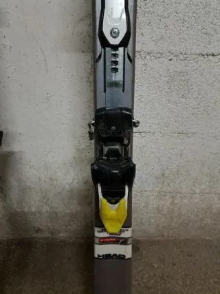 Esquís HEAD 168 cm. Muy cuidados. Año 2004.