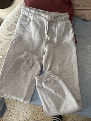 Pantalones grises de chándal