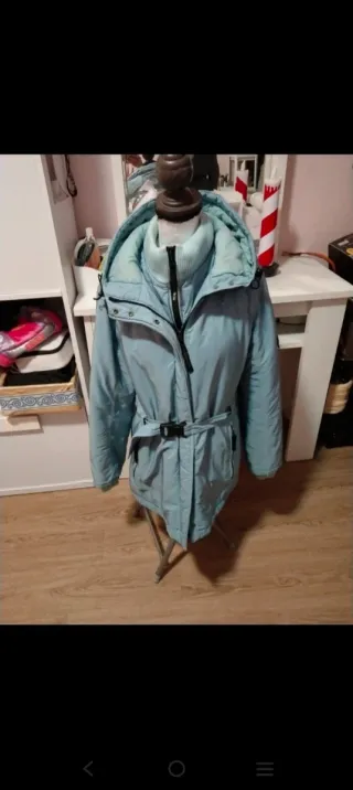 Abrigo azul/teal con cinturón