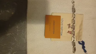 Pulsera Louis Vuitton LV Charm Plata de ley