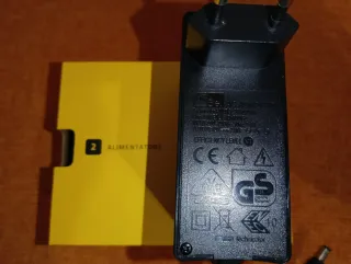 Alimentatore 12V DC 2,8A  a spina