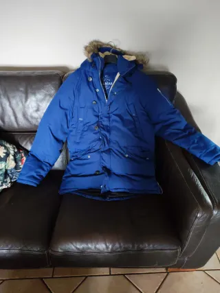 Parka Pull&Bear azul con capucha