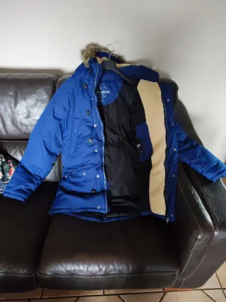 Parka Pull&Bear azul con capucha