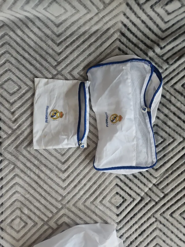 Neceser y bolsas Real Madrid