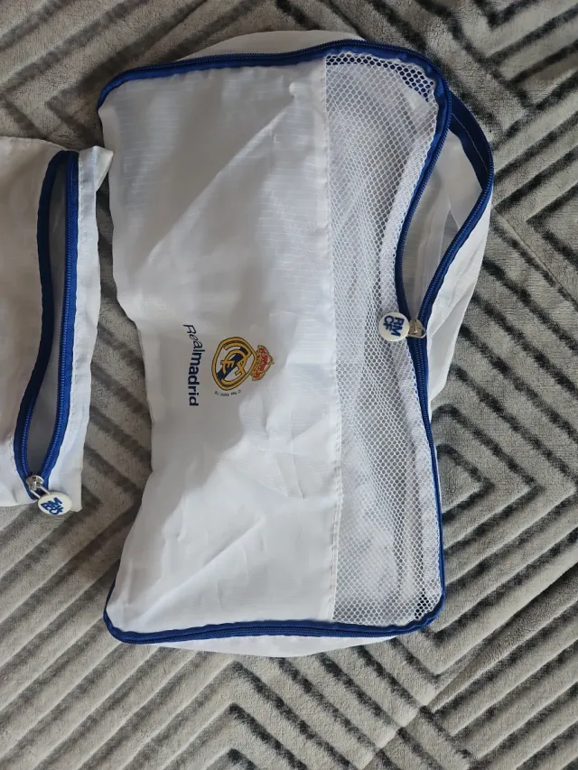 Neceser y bolsas Real Madrid