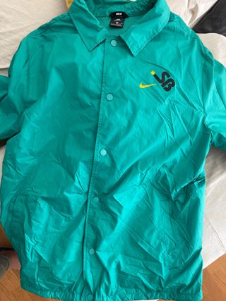 Chubasquero Nike SB Talla M