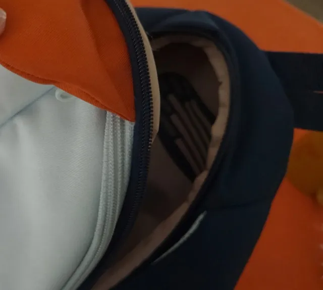 Zaino pinguino Sammies con becco sonoro