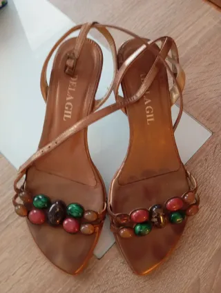 Sandalias DELAGIL pedrería Talla 38