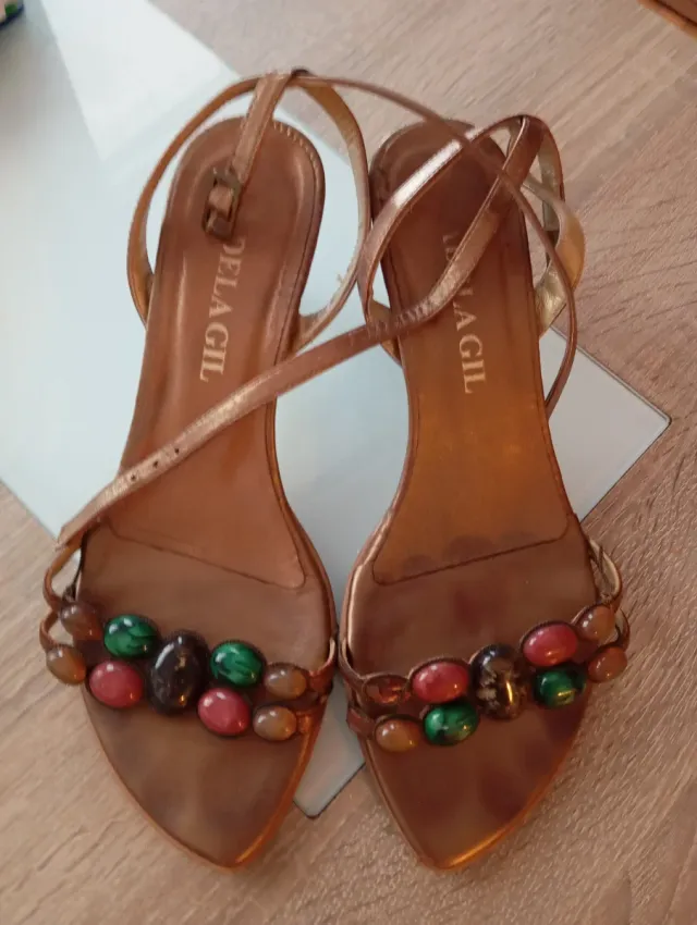 Sandalias DELAGIL pedrería Talla 38