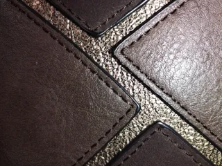 Bolso bandolera geométrico