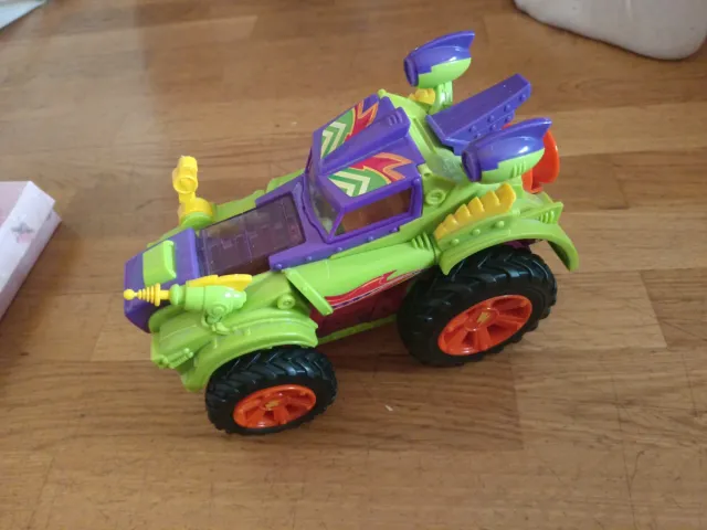 Coche Monster Roller Superthings