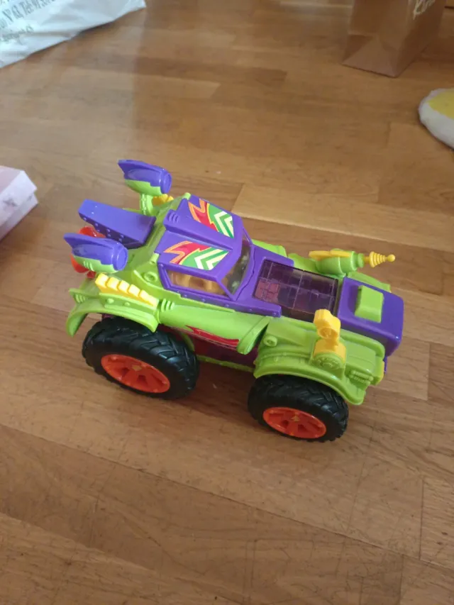 Coche Monster Roller Superthings