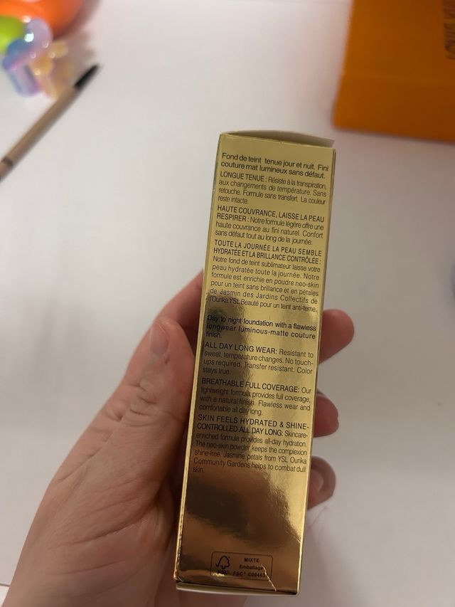 Yves Saint Laurent All Hours Foundation LN1