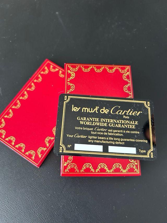 Encendedor Cartier Les Must Dorado