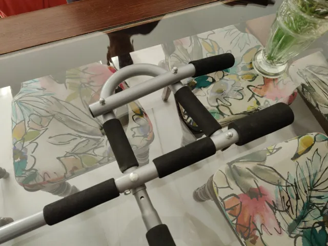 Barra de dominadas para puerta