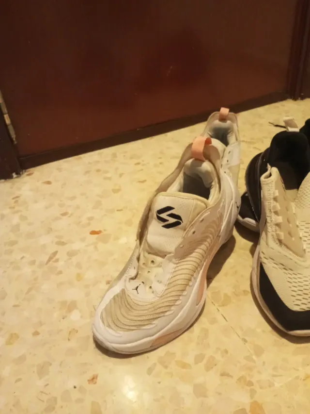 Solo hoy!! Lote de botines Jordan , Nike ,btwin