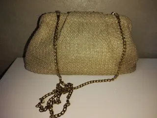Bolso de mano beige tejido