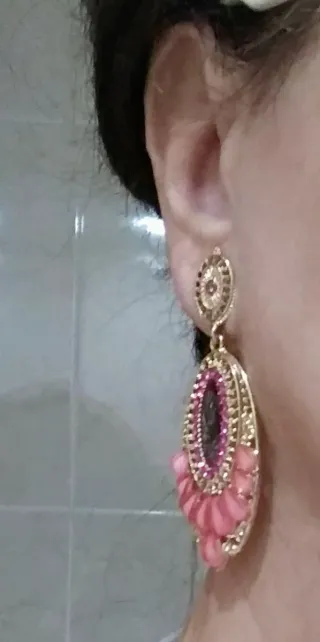 Flor y pendientes flamenca dorados y rosas