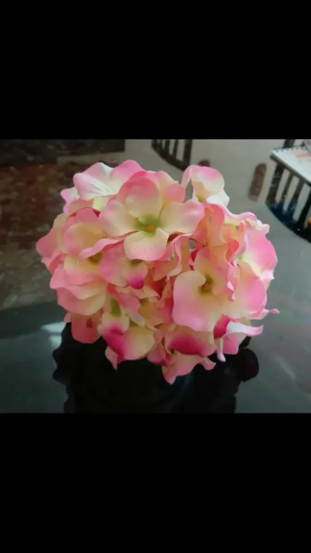 Flor y pendientes flamenca dorados y rosas