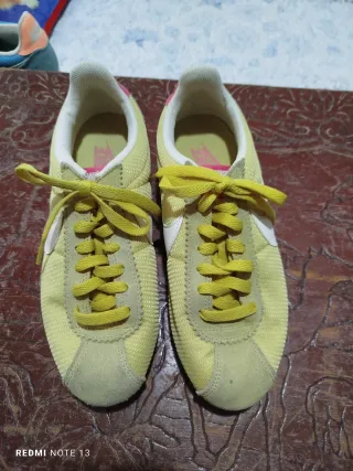 Nike Classic Cortez Mujer Amarillo y Rosa