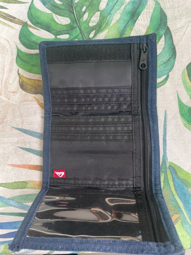 Cartera Quiksilver Azul y Negra