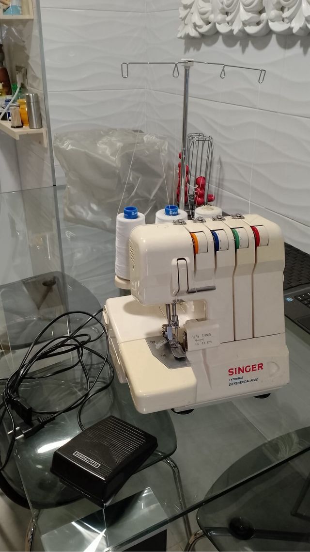 Máquina de coser overlock