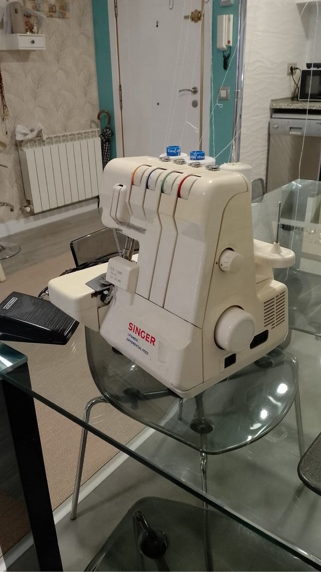 Máquina de coser overlock