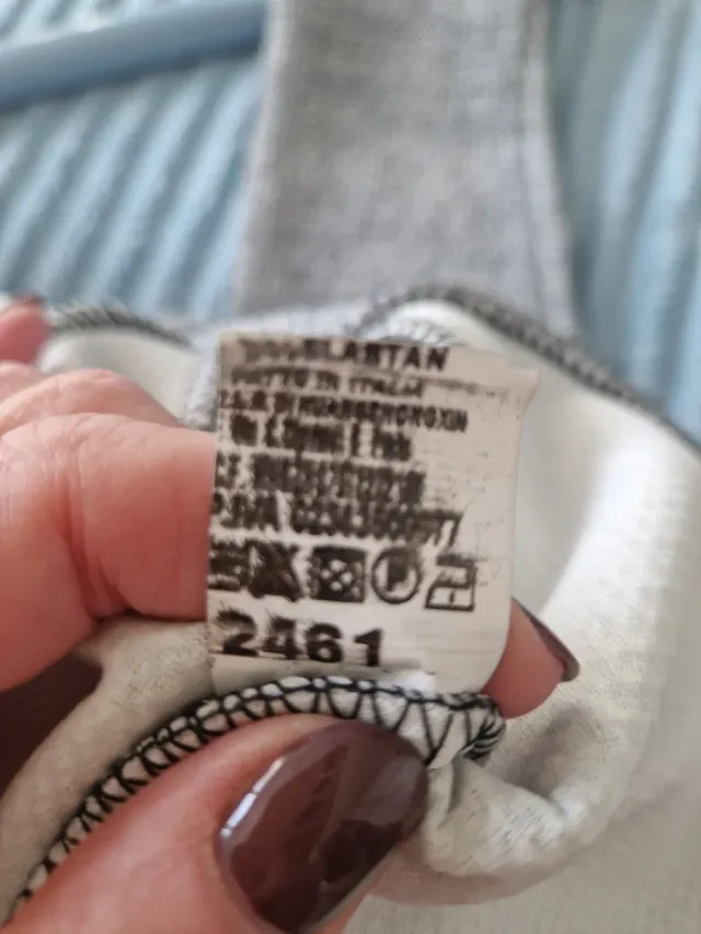 Tuta elegante grigia con pizzo