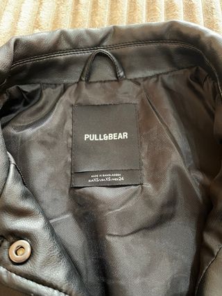 Chaqueta efecto cuero Pull and Bear Talla XS