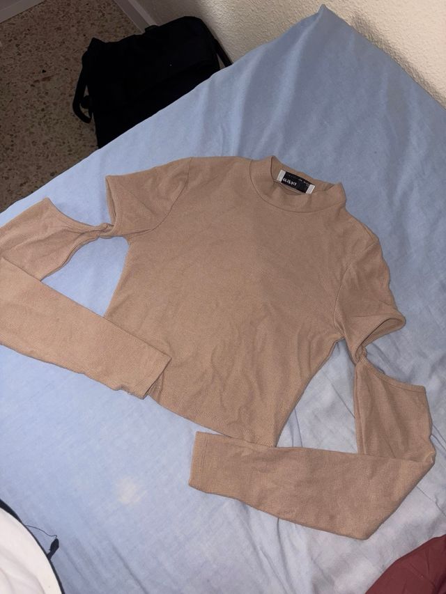 Top manga larga beige