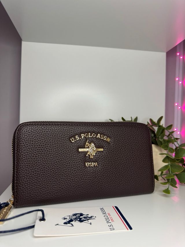 Cartera U.S. Polo Assn. Marrón y Dorada