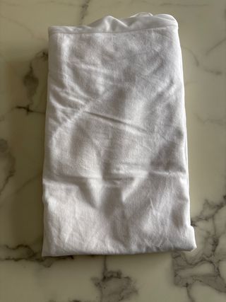 Protector de cuna blanco