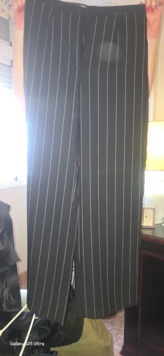 Conjunto Top Negro Rayas y pantalón