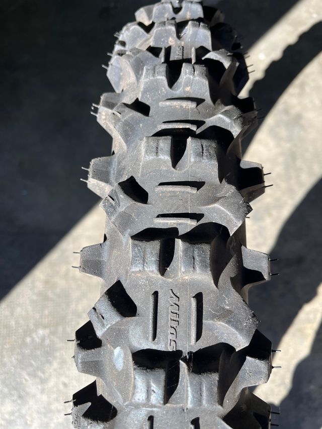 Neumático 90/90 21 Mitas