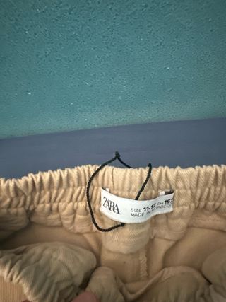 Pantalón cargo beige niña de Zara